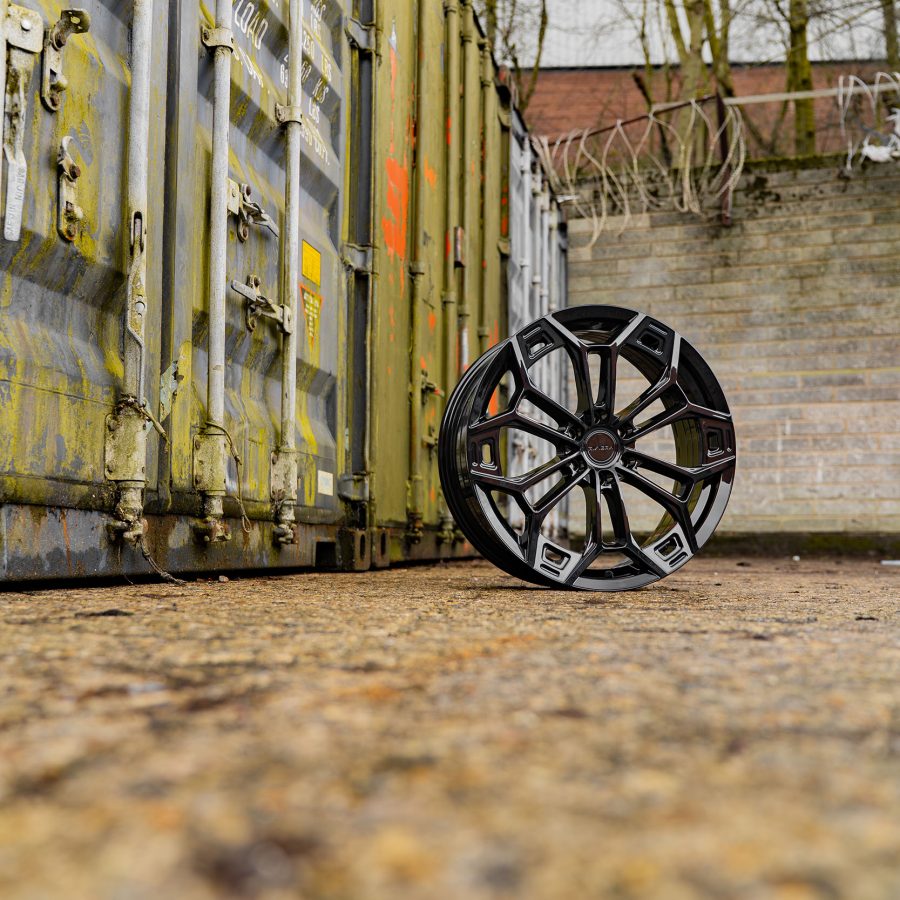 Riviera RF27 All Three Finishes