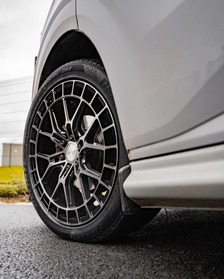 Ford Transit Custom MK2 Riviera RF26 Black Polished Dark Tint