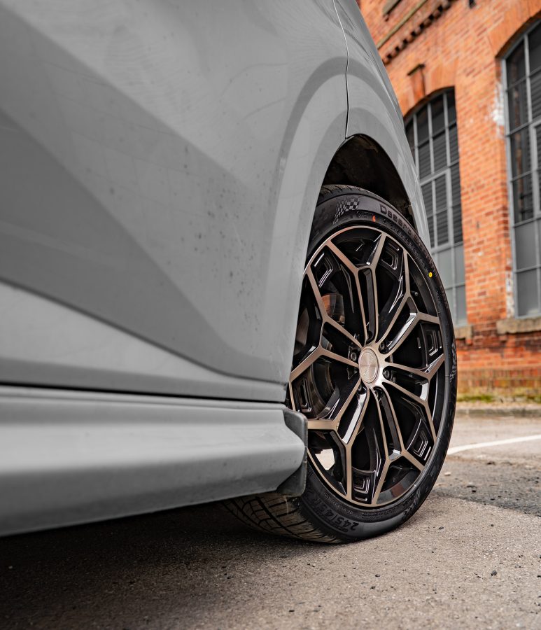 Ford Transit Custom MK2 Riviera RF27 Black Polished Dark Tint