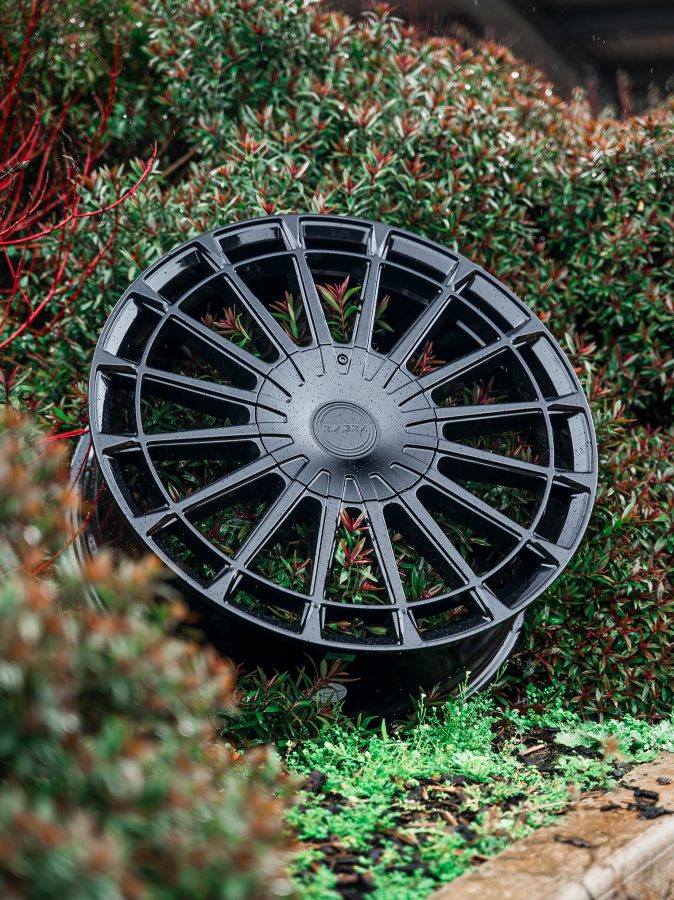 Riviera RF20 Gloss Black