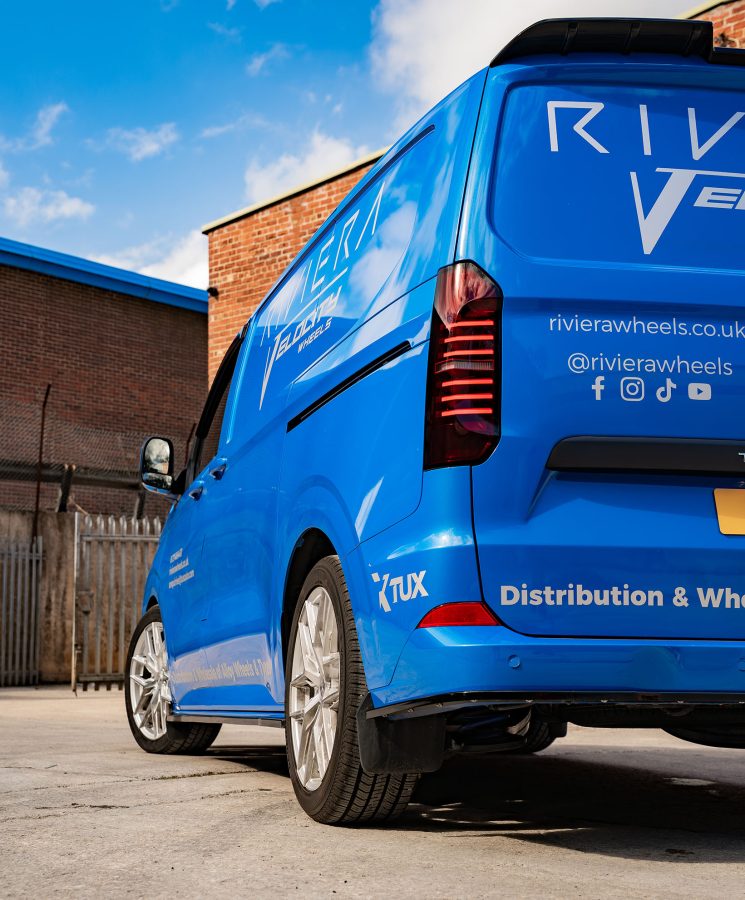 Volkswagen Transporter T7 Riviera RF16 Silver Polished