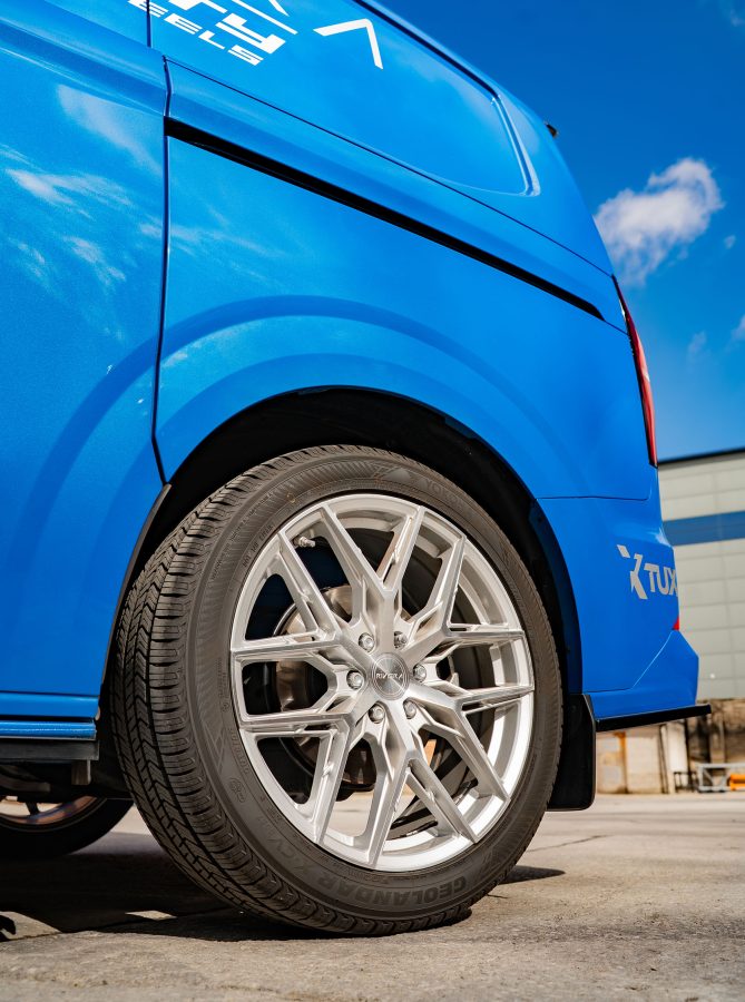 Volkswagen Transporter T7 Riviera RF16 Silver Polished