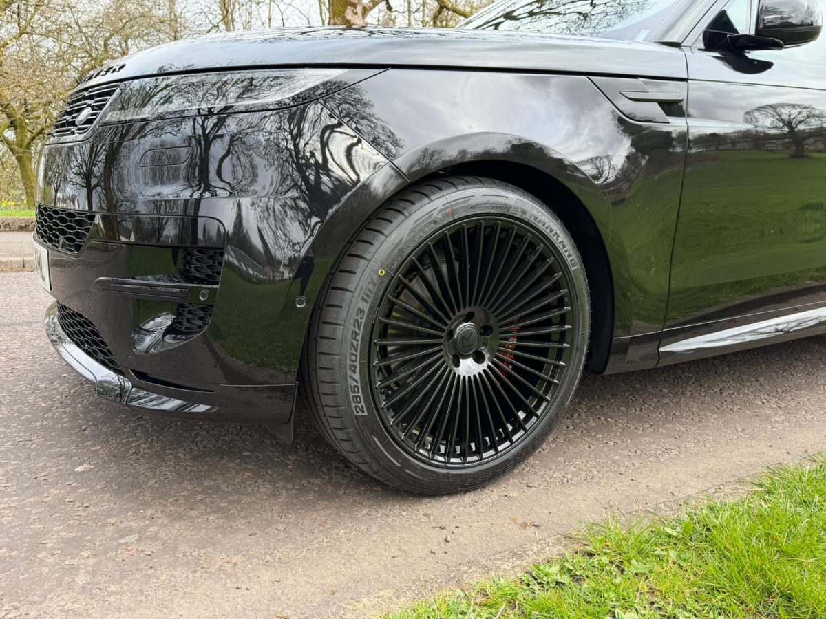 Range Rover Sport L461 With Riviera RV1 Gloss Black