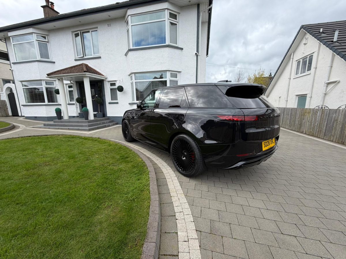 Range Rover Sport L461 With Riviera RV1 Gloss Black